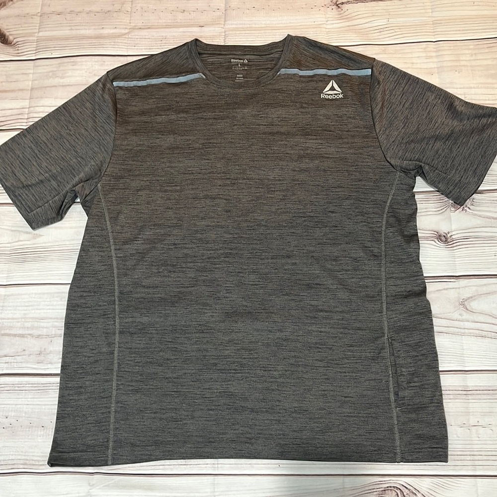 T-shirt Reebok Size L
